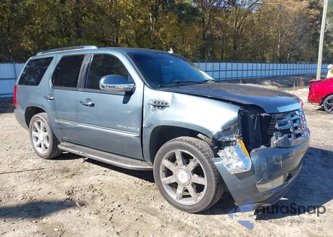 2008 Cadillac Escalade Standard from USA, damaged, VIN 1GYEC638X8R182437